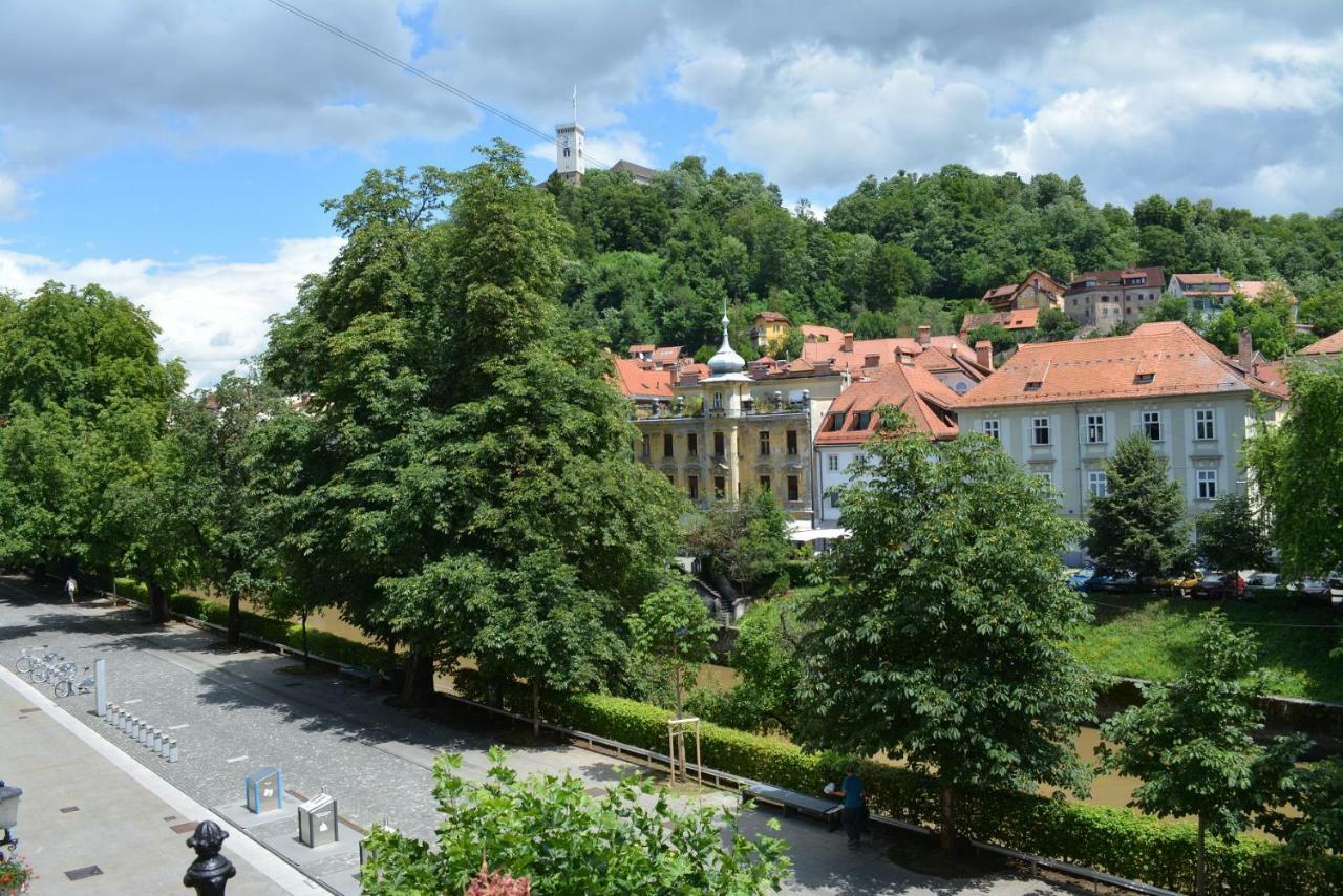 Codelli Deluxe Fresco City Centre App With Balcony Ljubljana Exterior photo